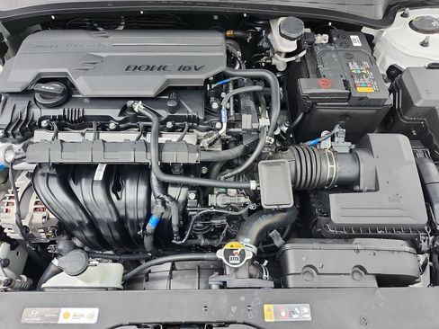 Certified 2025 Hyundai Elantra Sport FWD image 20