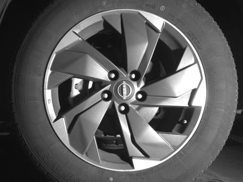 Used 2025 Nissan Rogue SV image 12