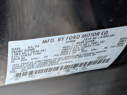 Used 2025 Lincoln Aviator 2WD image 25