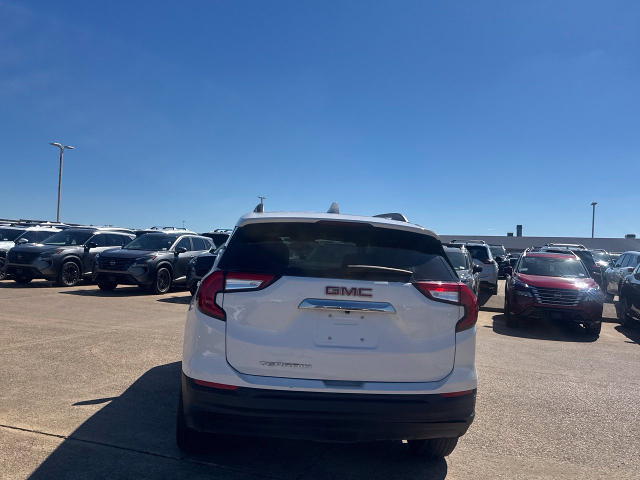 Used 2022 GMC Terrain SLE w/ Driver Convenience Package FWD image 21