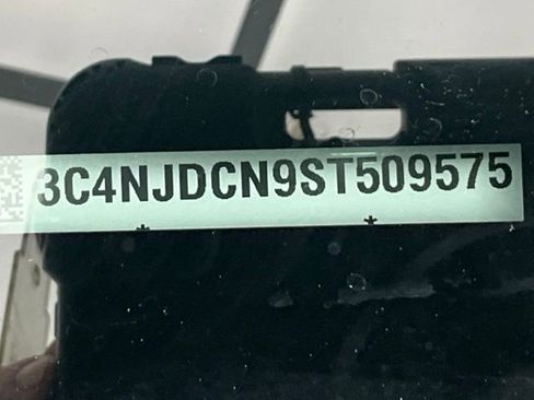 Used 2025 Jeep Compass Limited AWD/4WD image 31