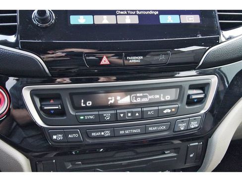 Used 2020 Honda Pilot Touring image 29