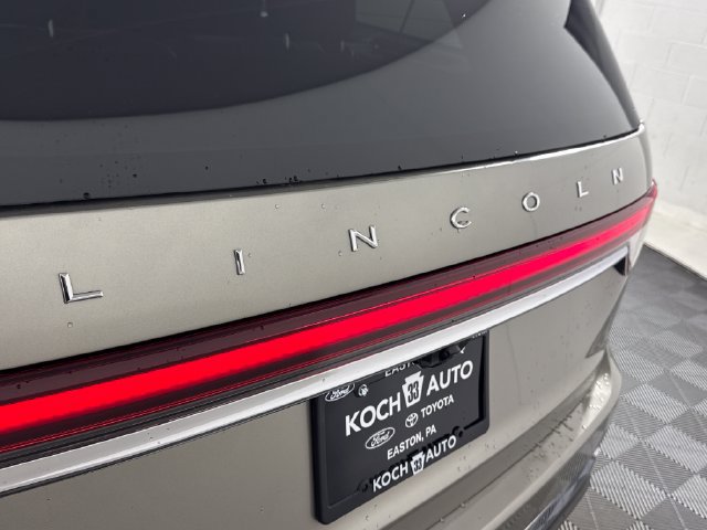 Used 2023 Lincoln Aviator Reserve w/ Equipment Group 201A AWD/4WD image 20