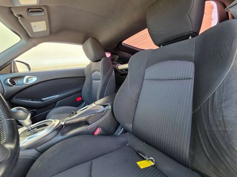 Used 2015 Nissan 370Z Coupe RWD image 11