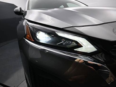 Certified 2023 Nissan Altima 2.5 SV w/ SV Premium Package AWD/4WD image 10