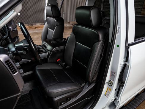 Used 2018 GMC Sierra 2500 SLT w/ Duramax Plus Package AWD/4WD image 25
