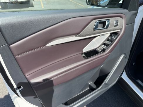 New 2026 Ford Explorer Platinum AWD/4WD image 13