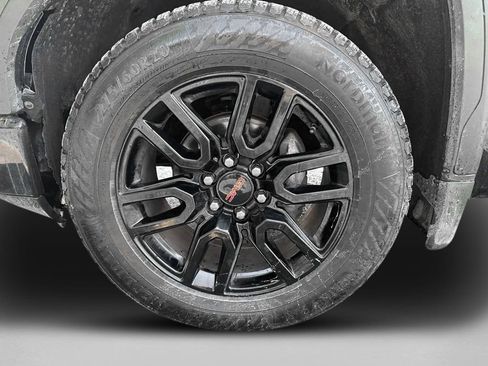 Used 2021 GMC Sierra 1500 Elevation w/ LPO, Elevation Black Package AWD/4WD image 10
