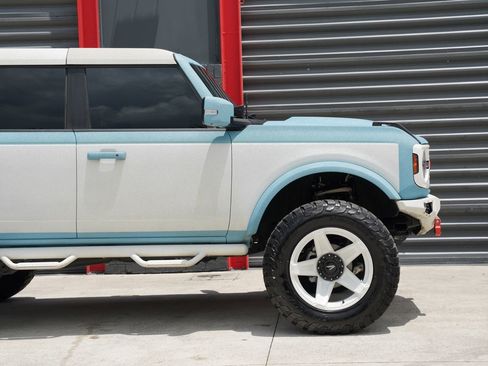 Used 2023 Ford Bronco Outer Banks AWD/4WD image 9