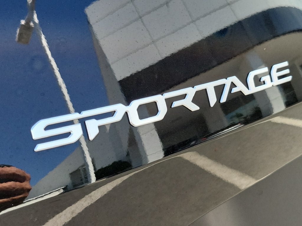 Used 2025 Kia Sportage EX w/ Premium Package FWD image 7