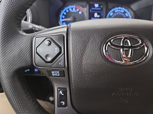 Used 2021 Toyota Tacoma TRD Off-Road w/ TRD Premium Off Road Package image 16