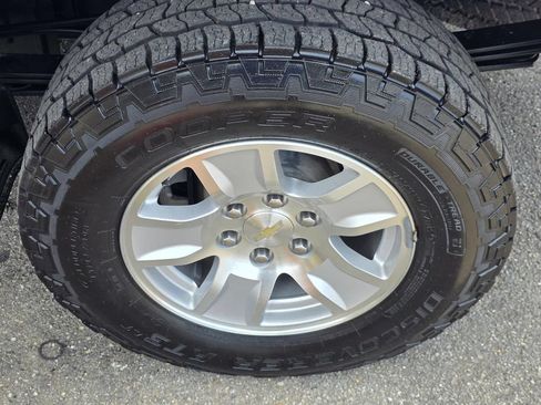 Used 2018 Chevrolet Silverado 1500 LT AWD/4WD image 31