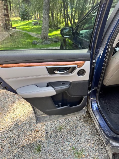 Used 2017 Honda CR-V EX-L image 6