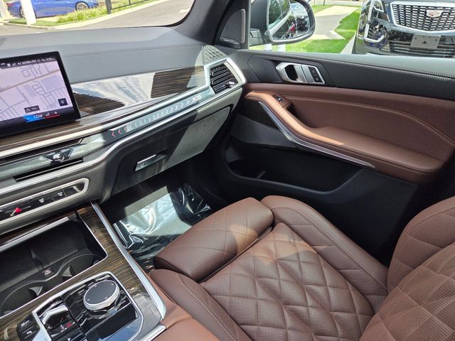 Used 2025 BMW X5 xDrive40i w/ Climate Comfort Package AWD/4WD image 16