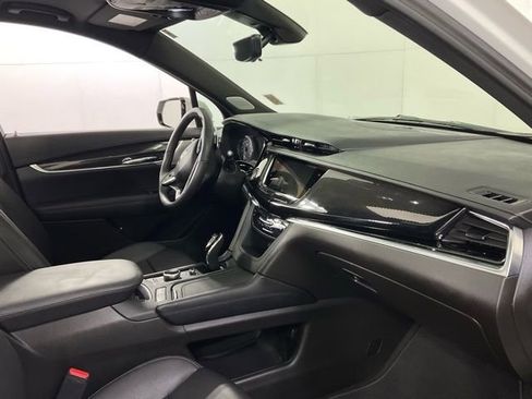 Used 2023 Cadillac XT6 Sport w/ Technology Package image 27