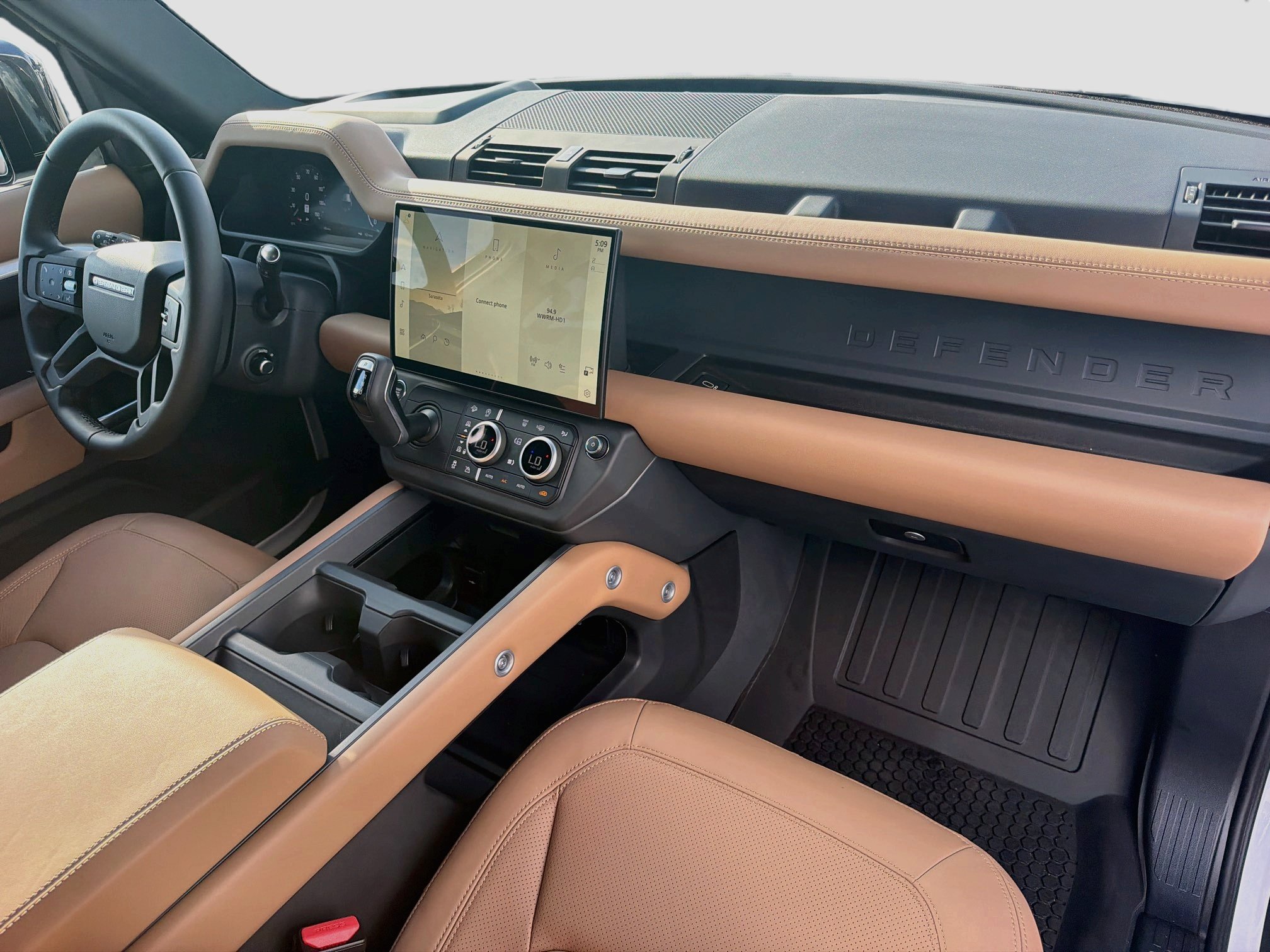 New 2026 Land Rover Defender 110 X-Dynamic SE AWD/4WD image 14