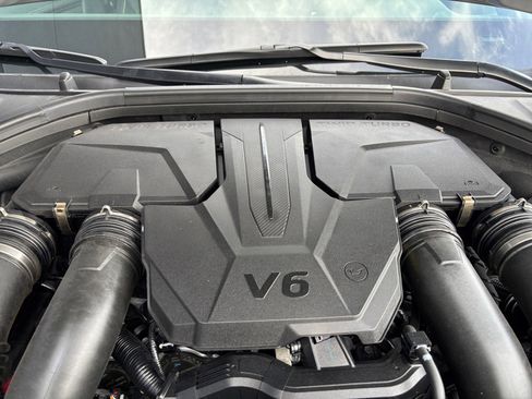 Used 2025 Genesis GV70 3.5T Sport w/ Sport Advanced Package image 17