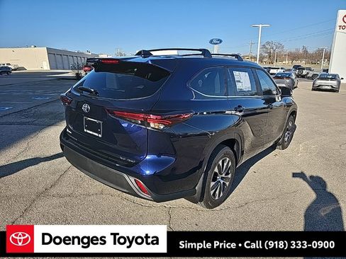 New 2026 Toyota Highlander XLE image 4