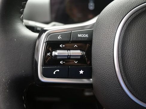 Used 2025 Kia Sorento S FWD image 18
