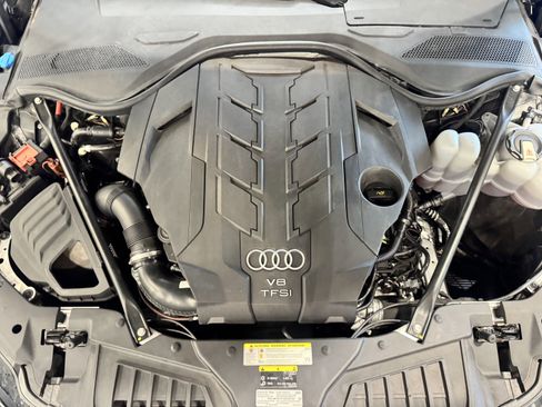 Used 2020 Audi A8 L 4.0T image 32