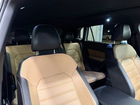 Used 2022 Volkswagen Atlas Cross Sport SEL Premium R-Line image 10