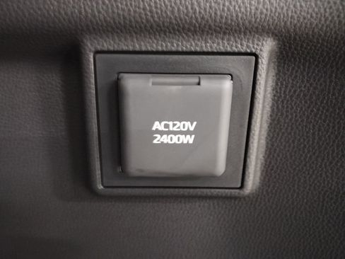 Used 2025 Toyota Land Cruiser image 18