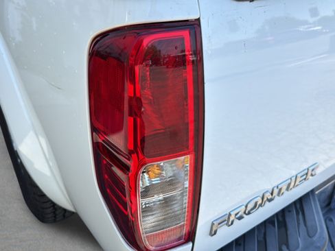 Used 2019 Nissan Frontier SV RWD image 35