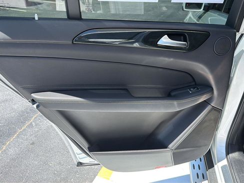 Used 2019 Mercedes-Benz GLS 450 4MATIC image 17