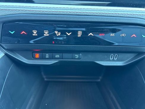 New 2026 Jeep Cherokee Limited image 40