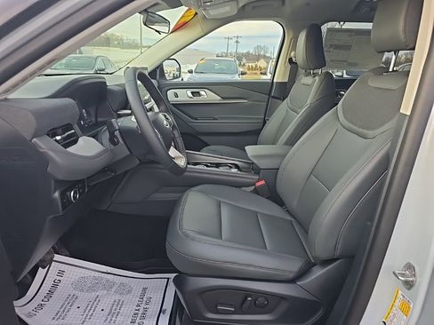 New 2026 Ford Explorer Active w/ Active Comfort Package RWD image 14