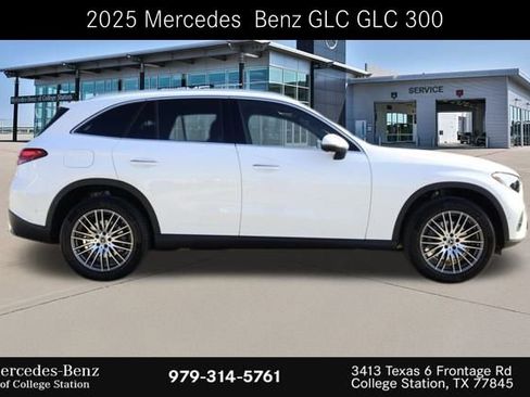 Certified 2025 Mercedes-Benz GLC 300 image 2
