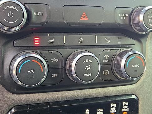 Used 2021 RAM 1500 Big Horn image 16