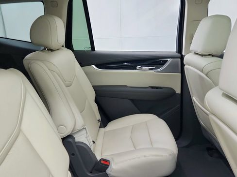 Certified 2020 Cadillac XT6 Premium Luxury FWD image 28