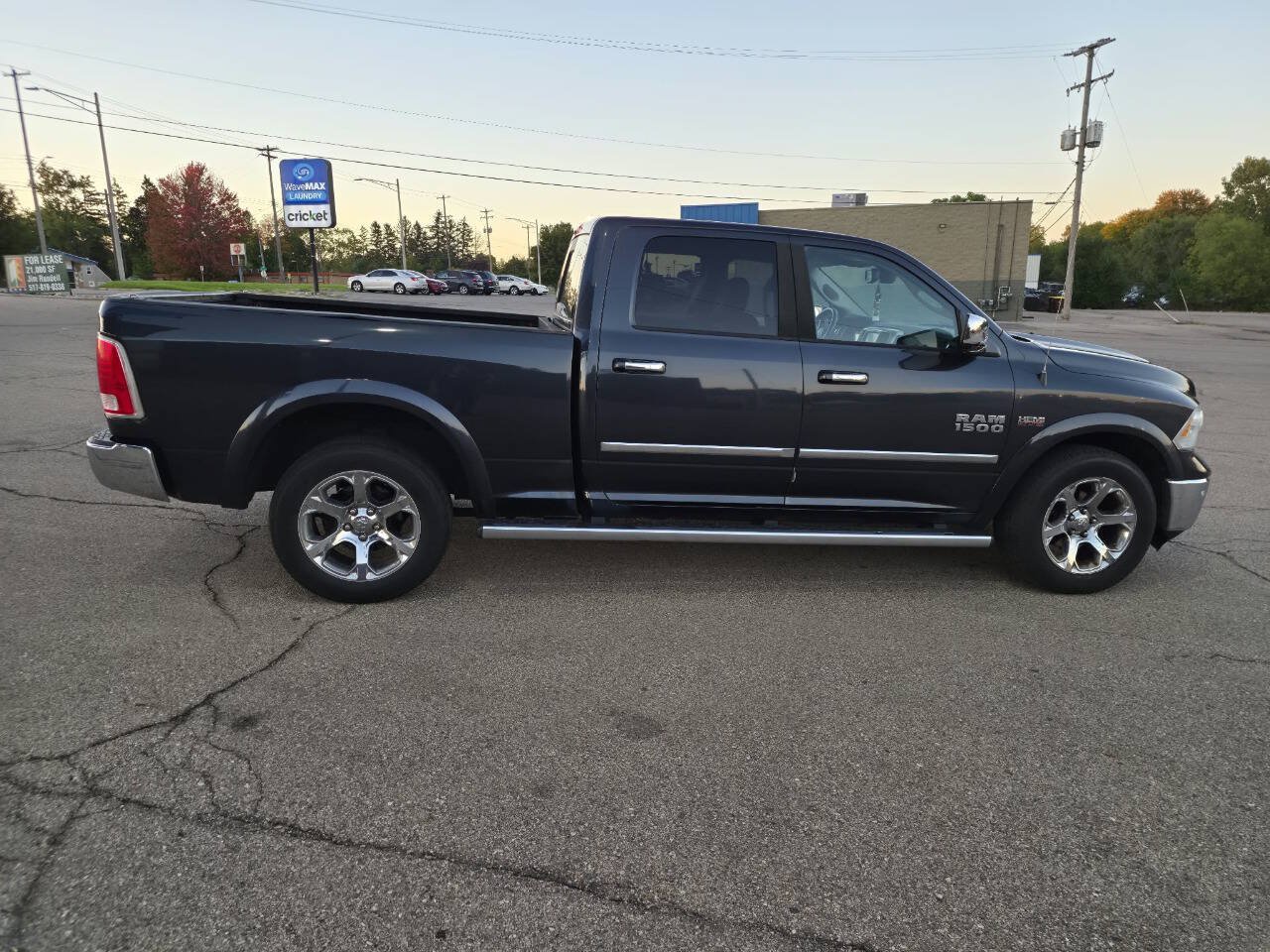 Used 2015 RAM 1500 Laramie w/ Convenience Group AWD/4WD image 3