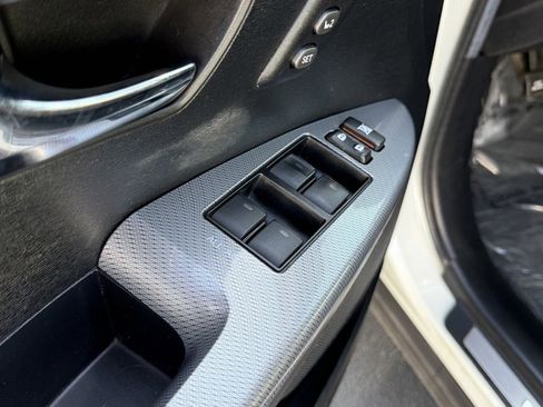 Used 2013 Toyota Venza XLE image 18