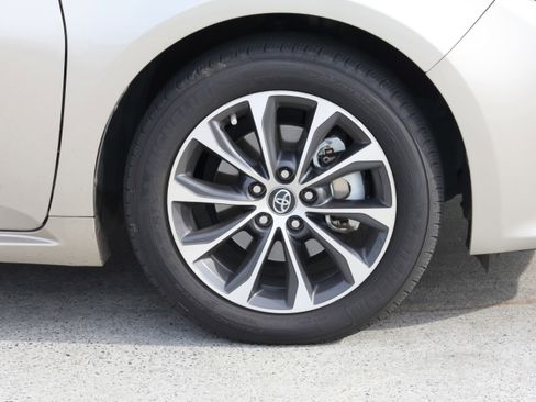 Used 2018 Toyota Avalon XLE Premium image 11