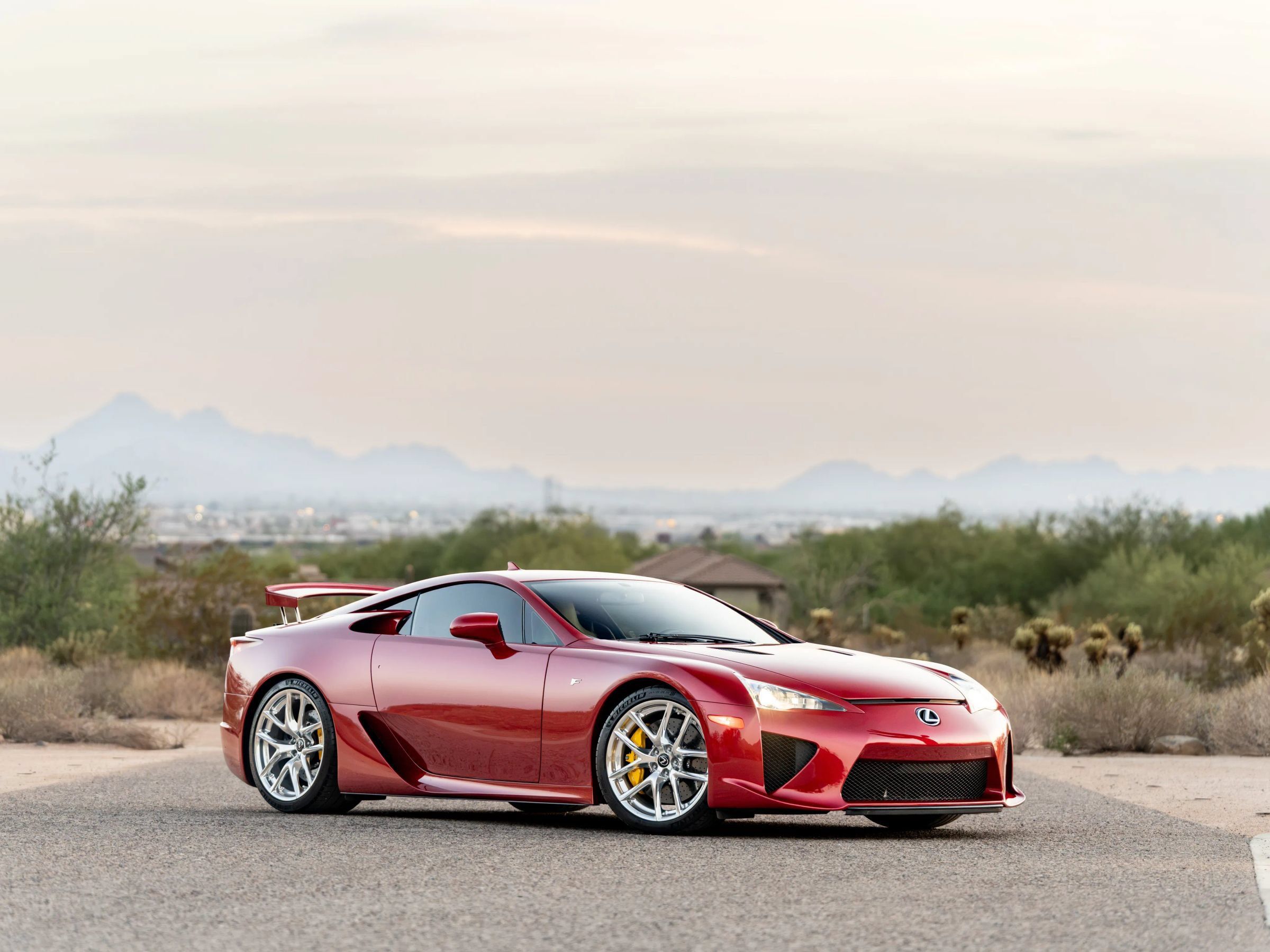 Used 2012 Lexus LFA RWD image 1