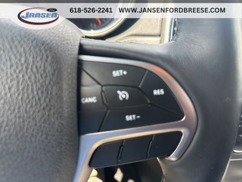 Used 2018 Jeep Grand Cherokee Limited image 18
