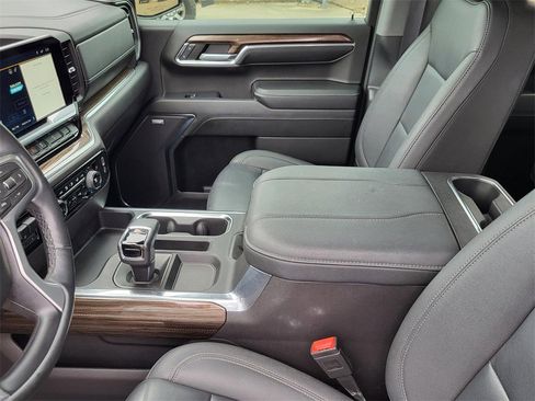 Used 2024 Chevrolet Silverado 1500 LT Trail Boss w/ Convenience Package II image 29