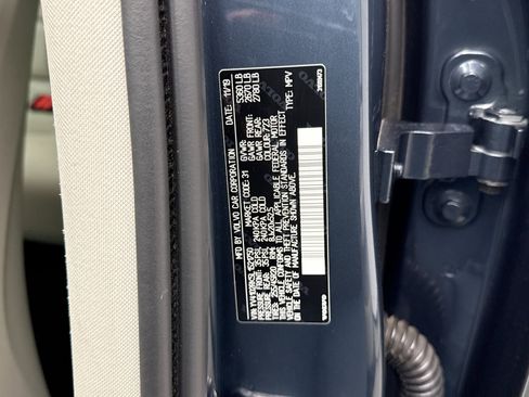 Used 2020 Volvo XC60 T5 Momentum w/ Protection Package image 13