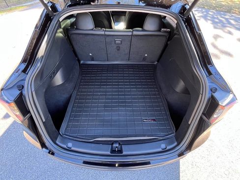 Used 2021 Tesla Model Y Long Range image 37