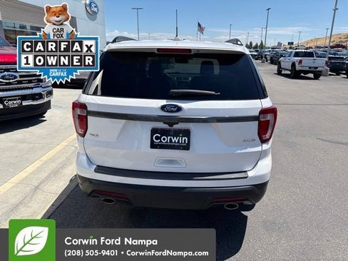 Used 2018 Ford Explorer XLT w/ Equipment Group 202A AWD/4WD image 8