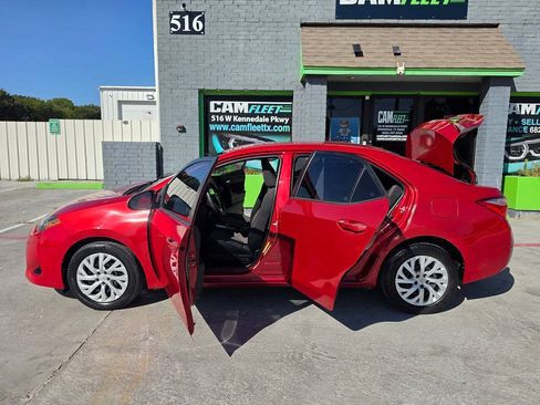 Used 2017 Toyota Corolla LE FWD image 32
