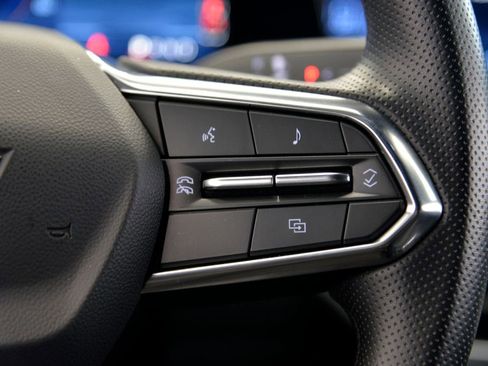 Used 2025 Chevrolet Equinox EV LT FWD image 23