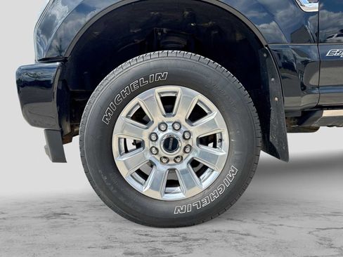Used 2017 Ford F250 Platinum w/ Platinum Ultimate Package AWD/4WD image 13