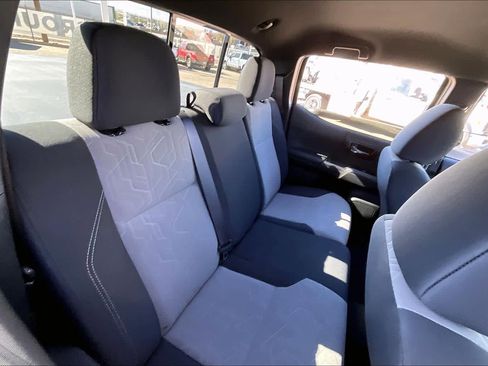 Used 2023 Toyota Tacoma TRD Off-Road image 19