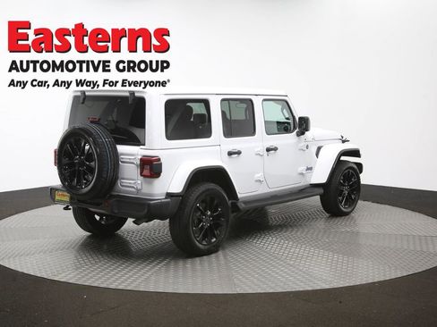 Used 2025 Jeep Wrangler Unlimited Sahara AWD/4WD image 41