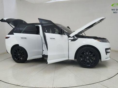 Used 2023 Land Rover Range Rover Sport SE Dynamic image 74