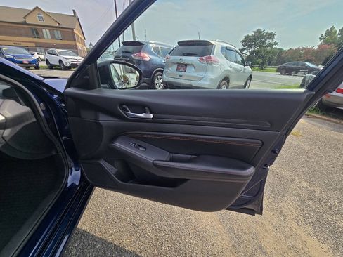 Used 2021 Nissan Altima 2.5 SR FWD image 22