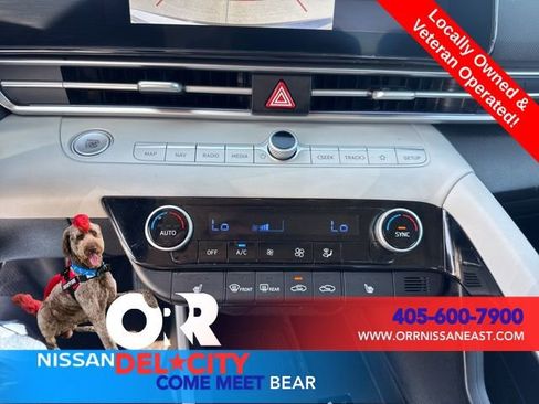 Used 2025 Hyundai Elantra Limited FWD image 25